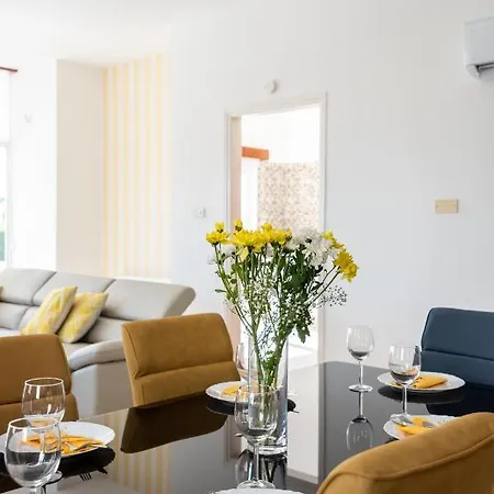 Savoya Sunrise By Ezoria Villa *