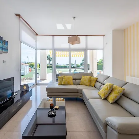 Savoya Sunrise By Ezoria Вилла