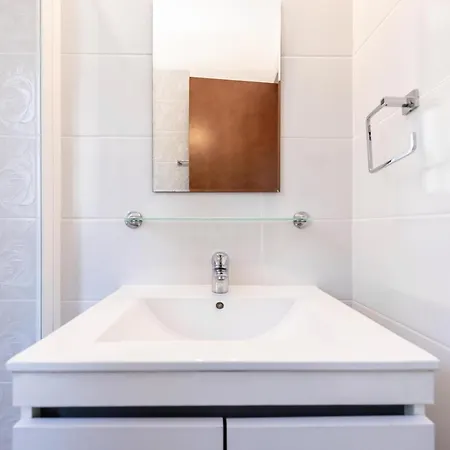 Вилла Savoya Sunrise By Ezoria Корал-Бэй