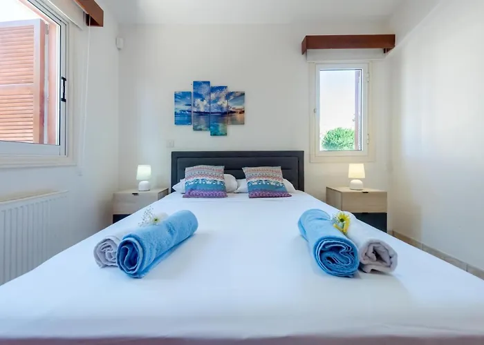 Villa Savoya Sunrise By Ezoria Coral Bay